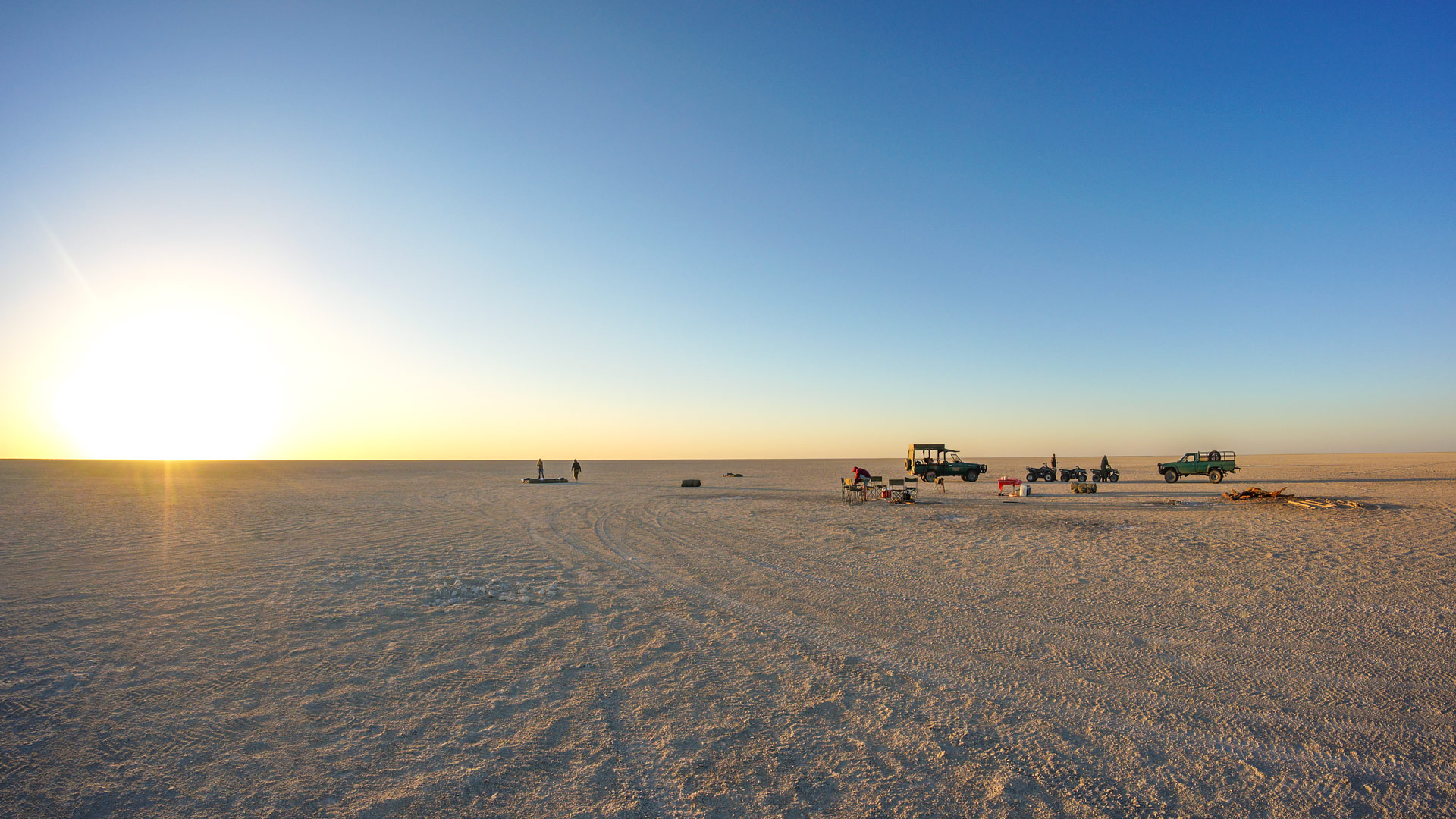 Ntwetwe Pan Bivouac