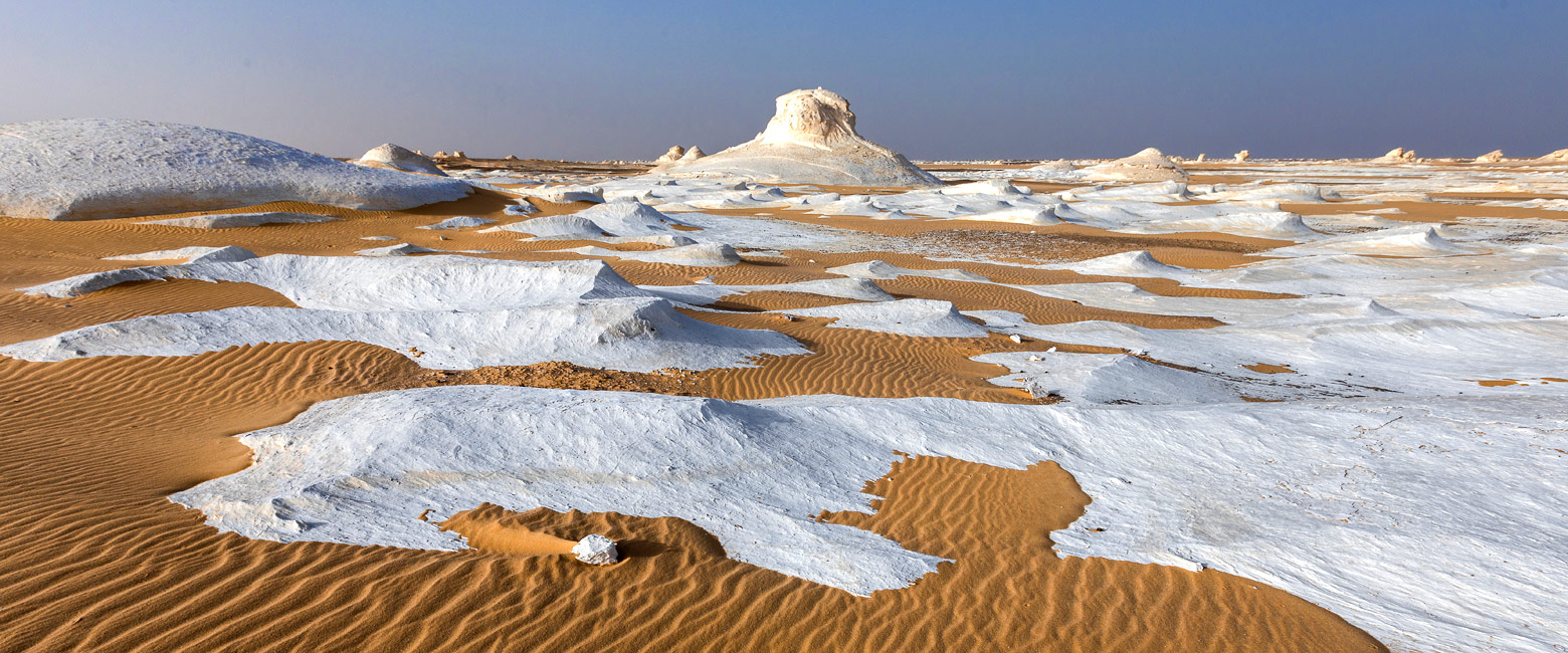 is a scenic oasis in the Western Desert 