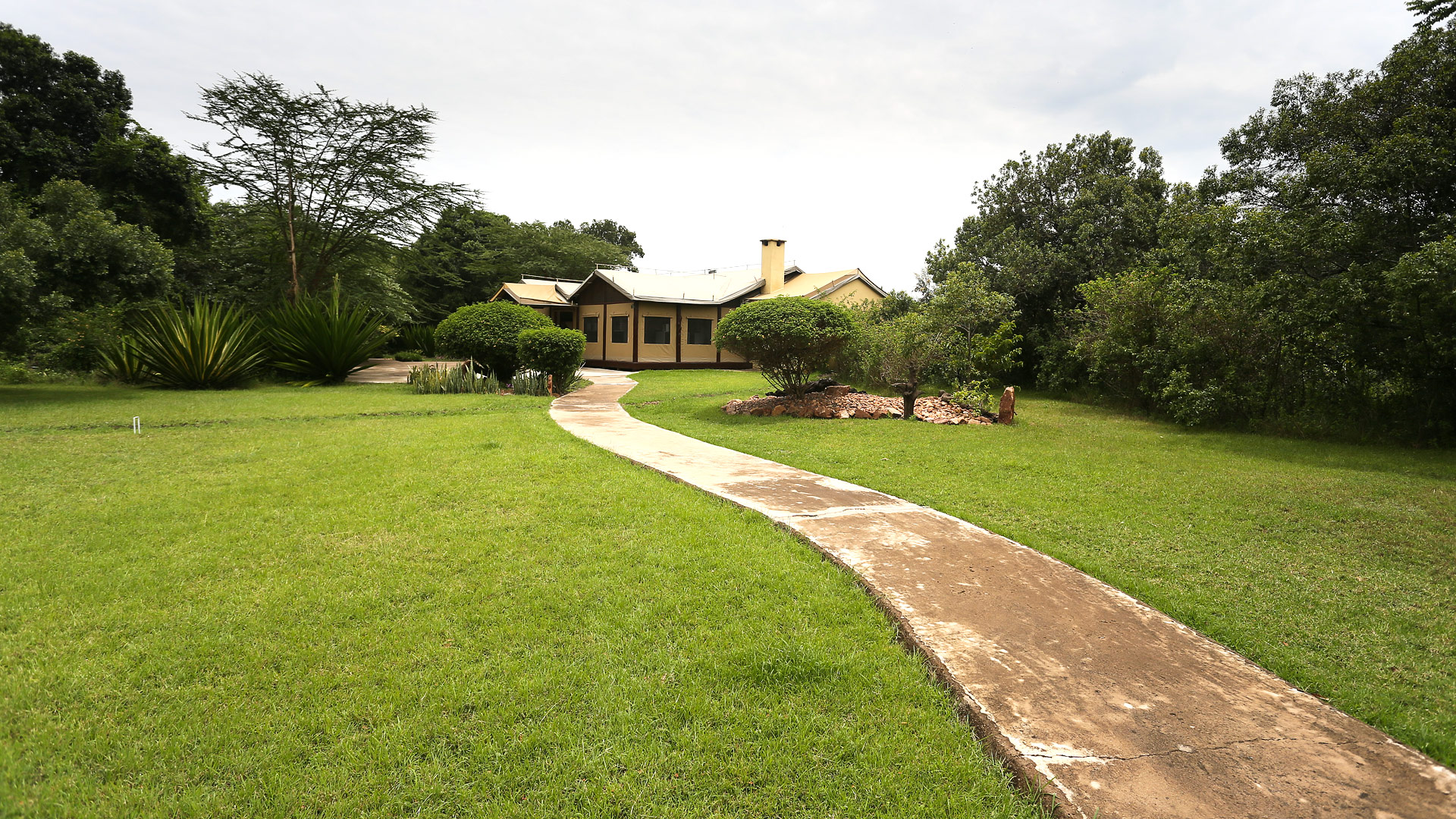 Ngerende Island Lodge