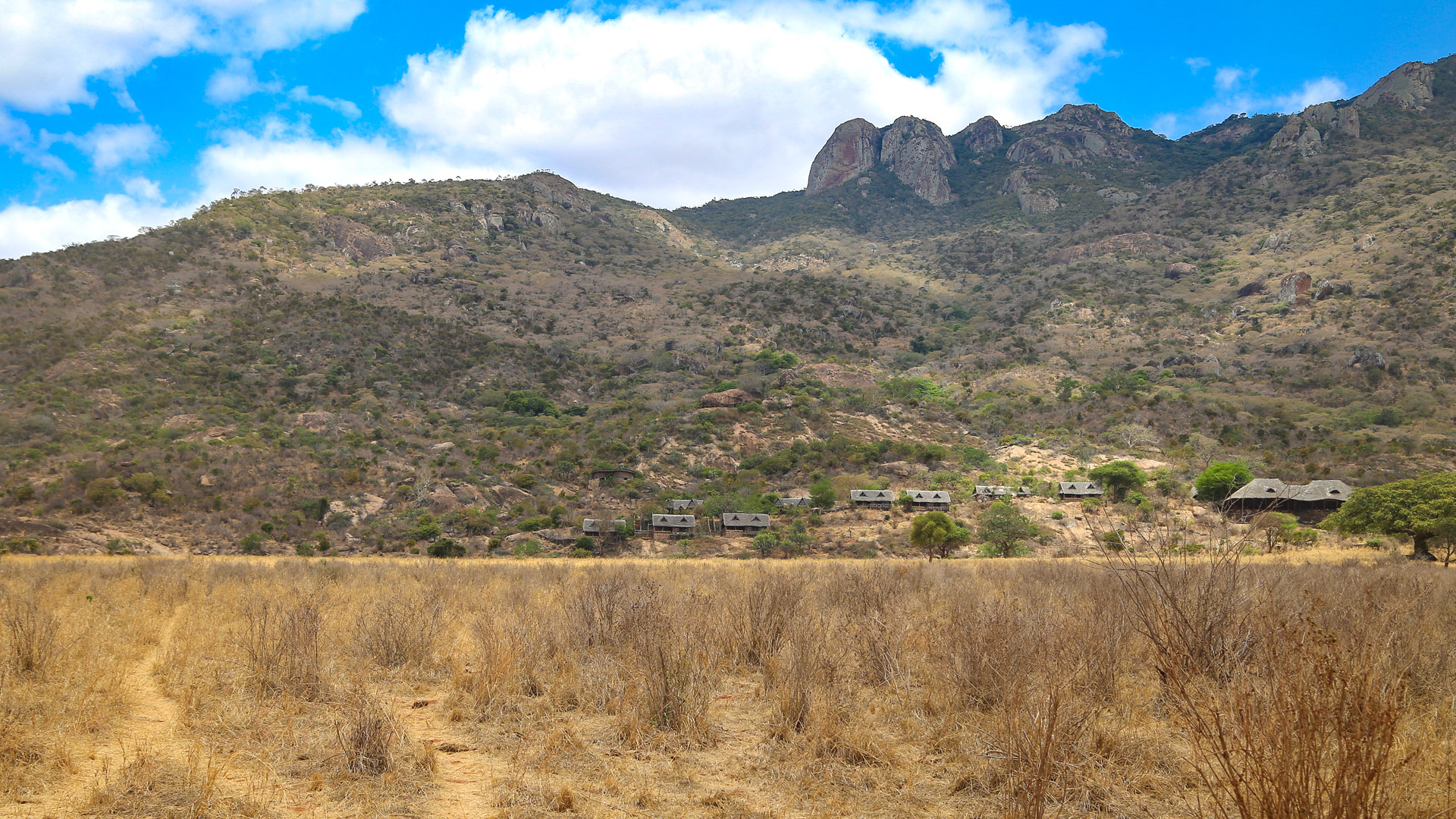 Rhino Valley Lodge