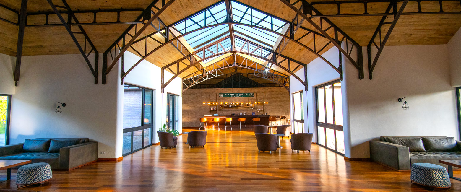 is a pleasant modern option in the Andasibe area