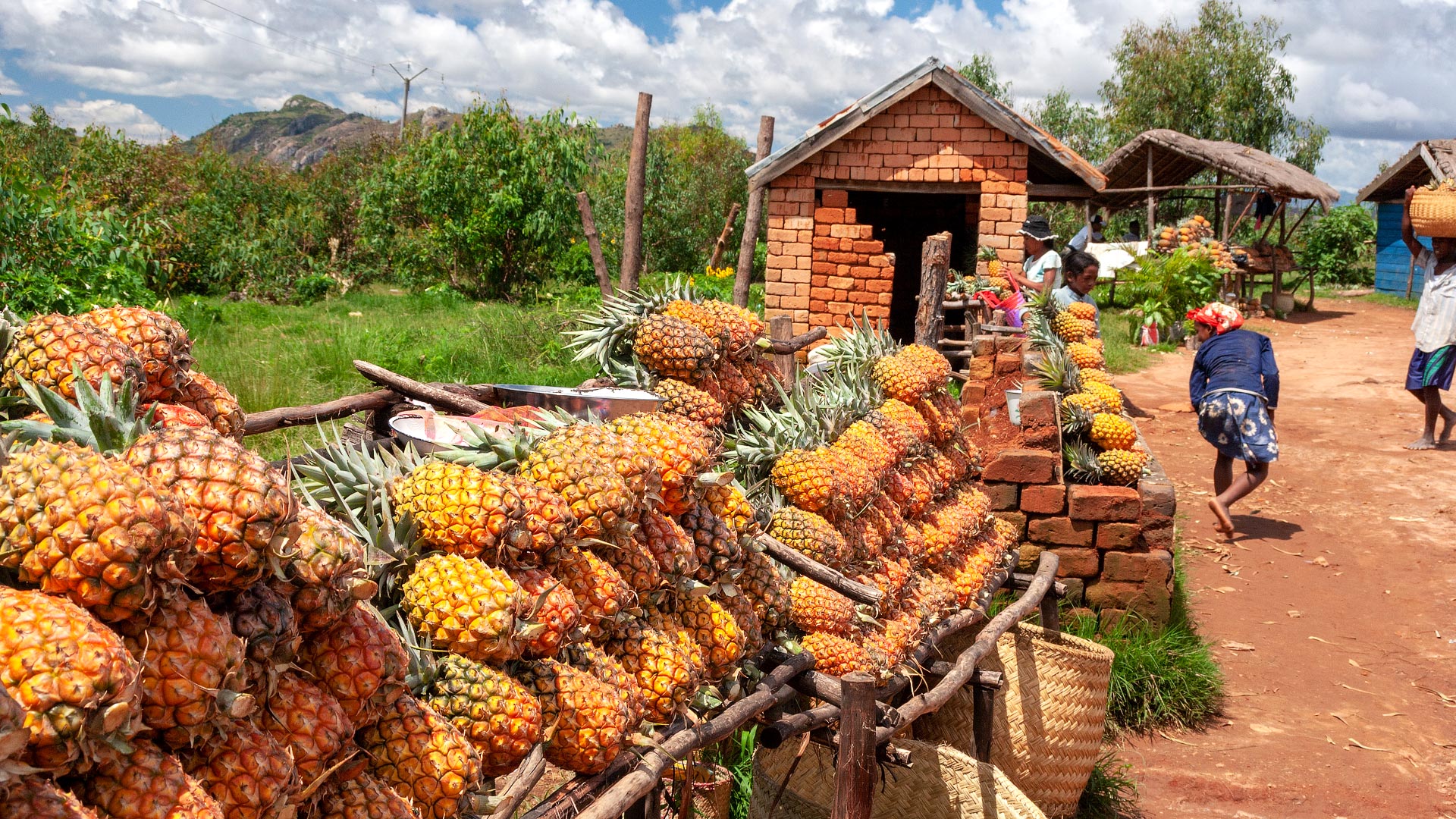 This lovely rural area, accessed from the RN7 highway by a network of dirt roads.
