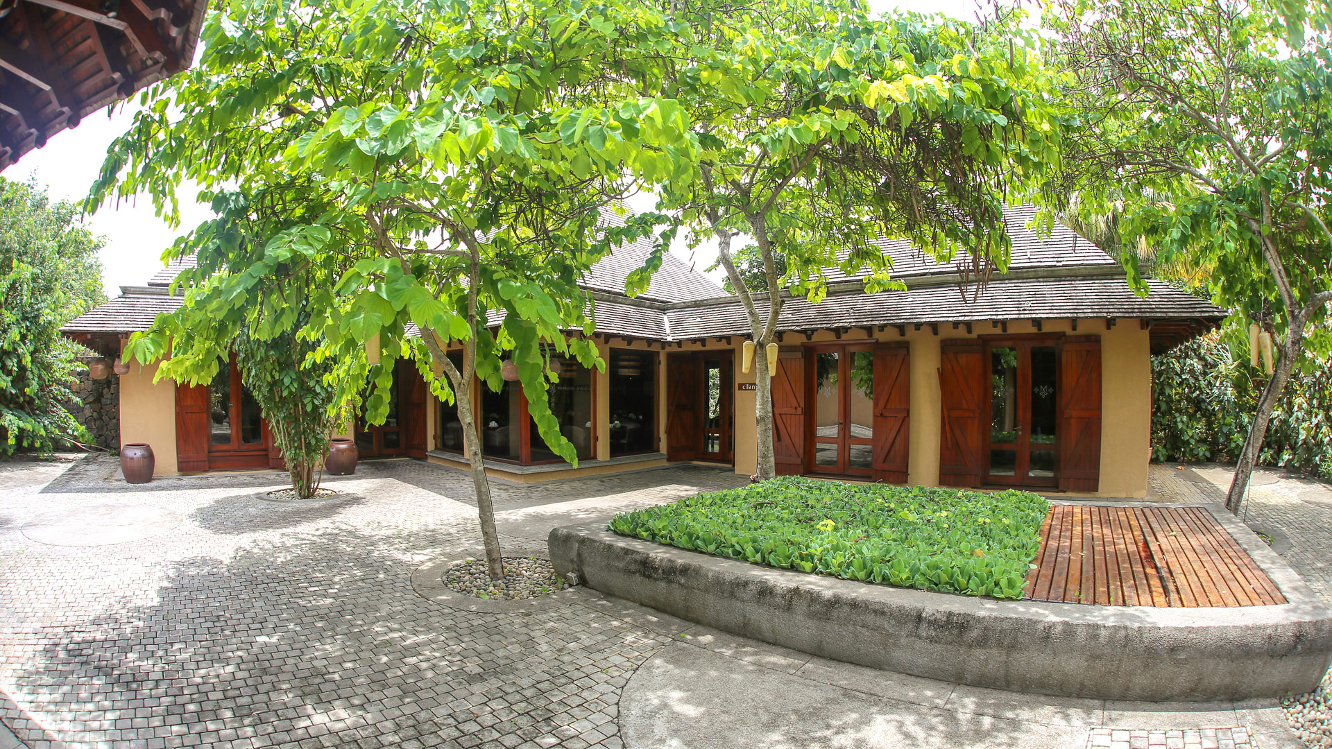 Maradiva Villas Resort