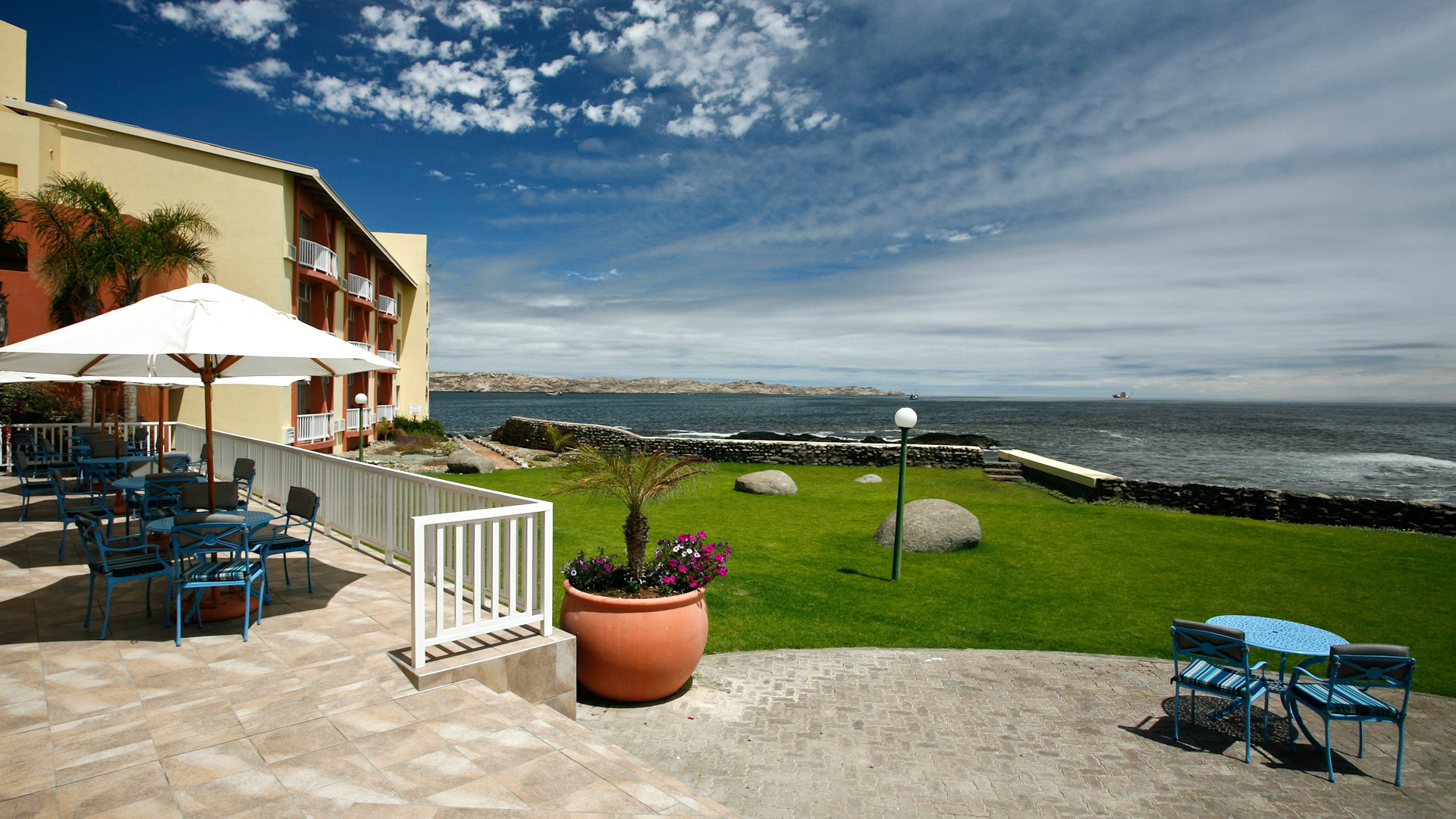 Nest Hotel
