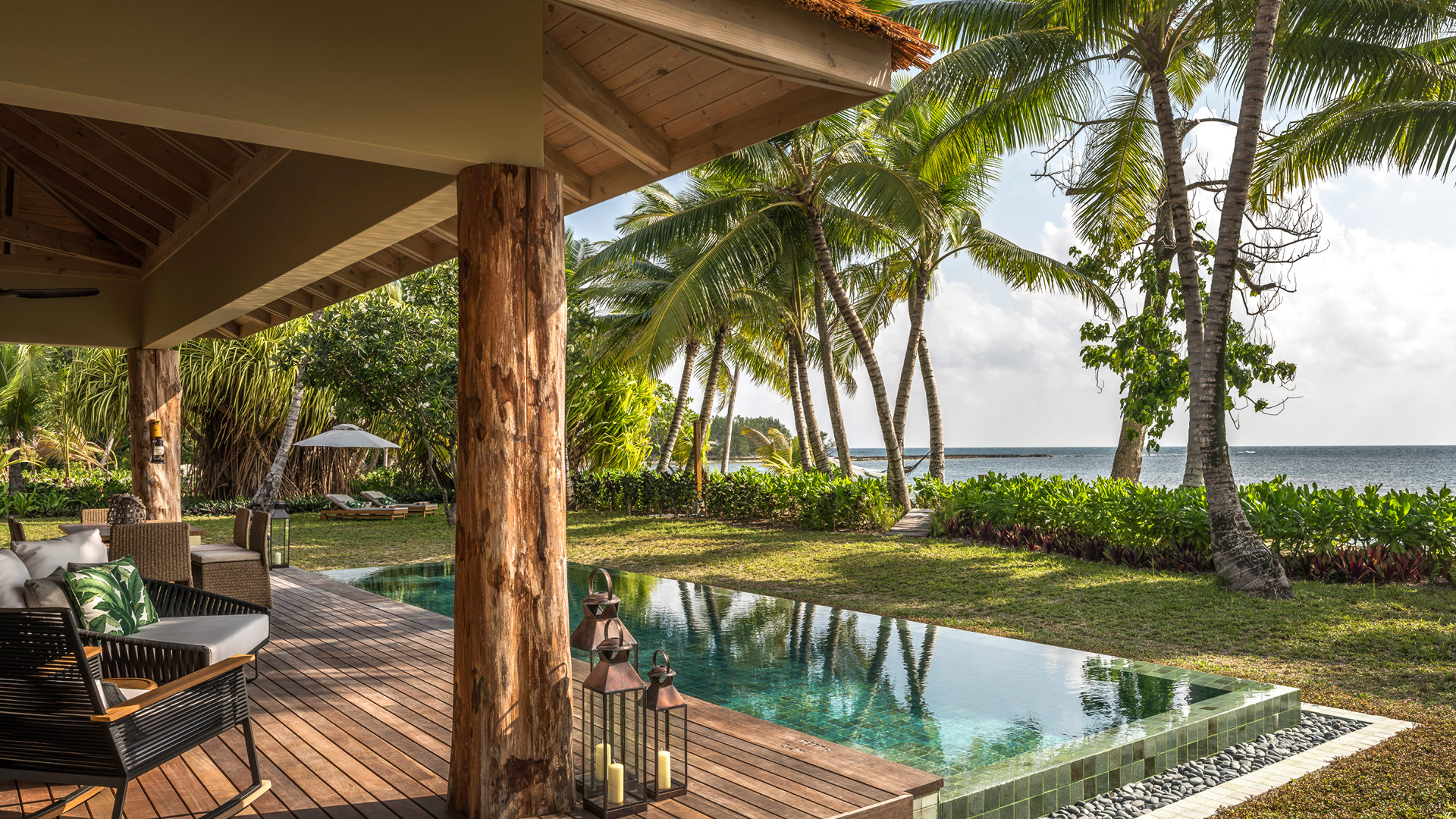 Desroches Four Seasons