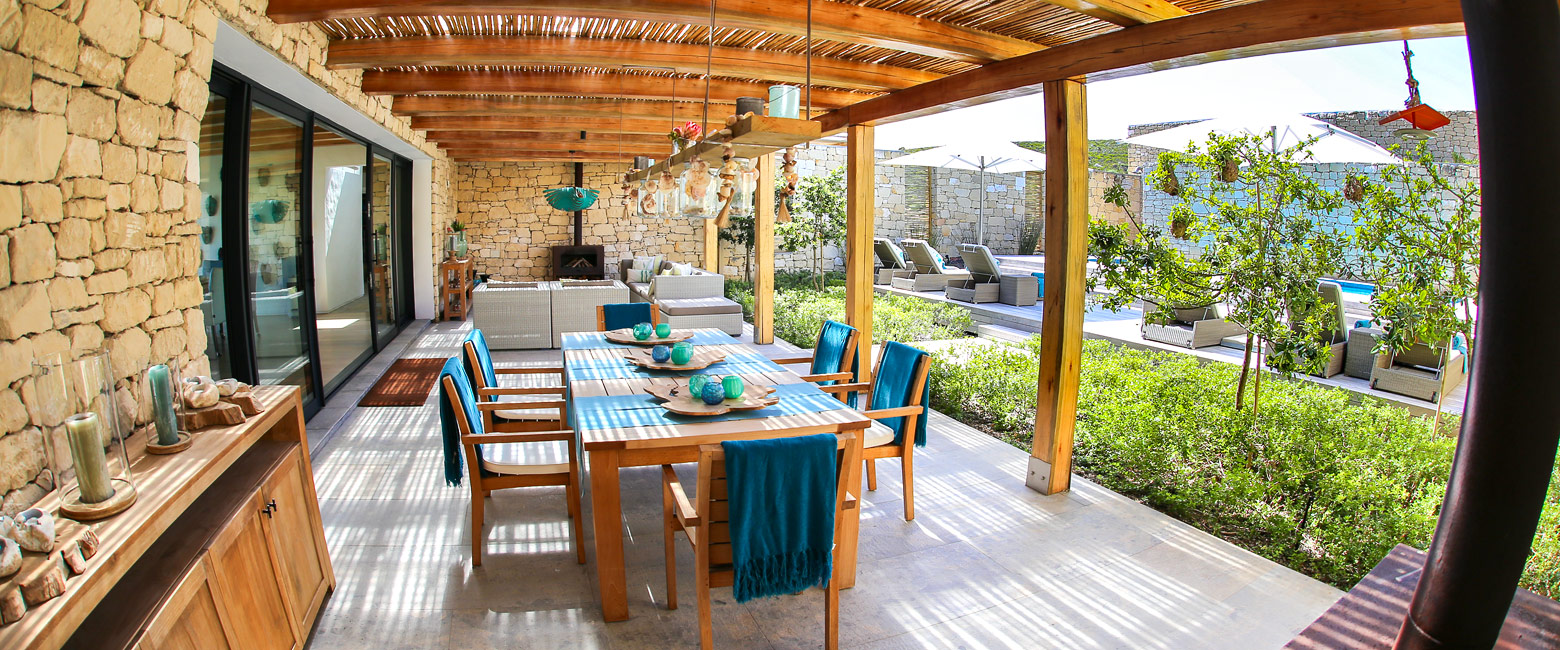 is a superb coastal property in the De Hoop area