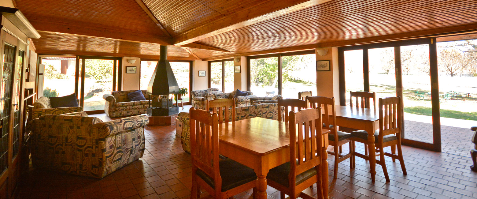 is an authentic owner-run place in the Drakensberg area 