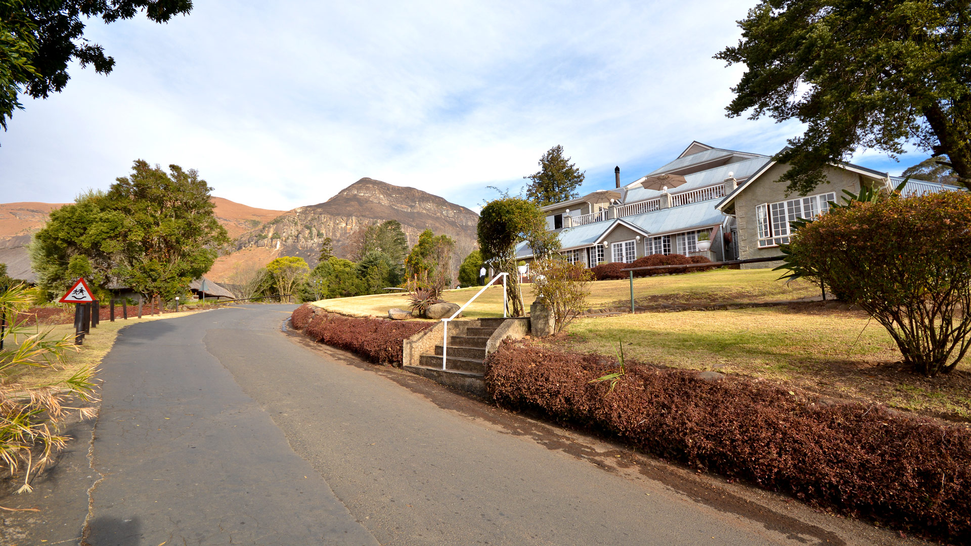 Cathedral Peak Hotel