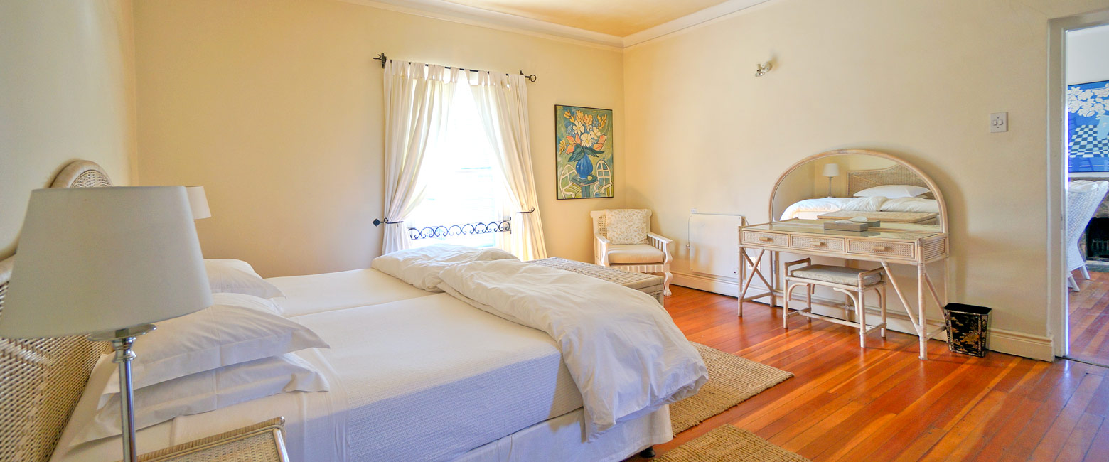 is a mid-range urban property in the town of Hermanus
