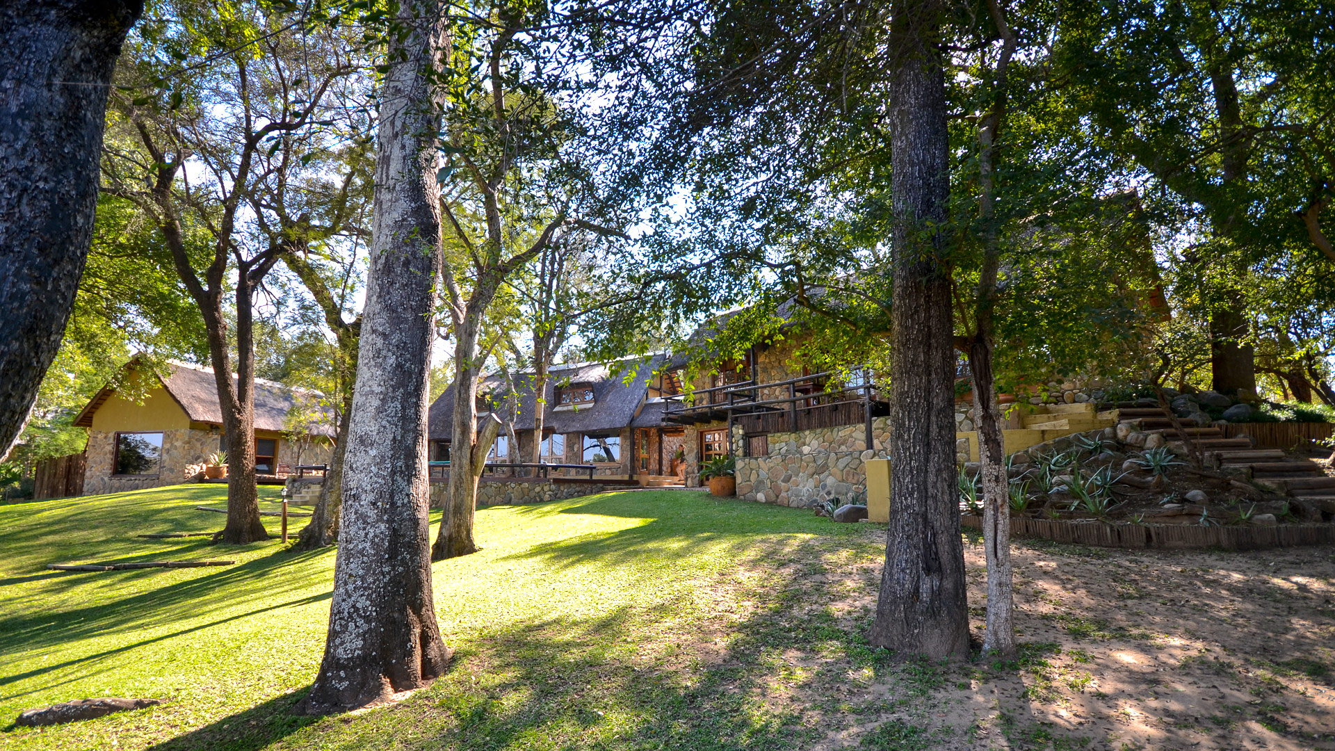 Indlovu River Lodge