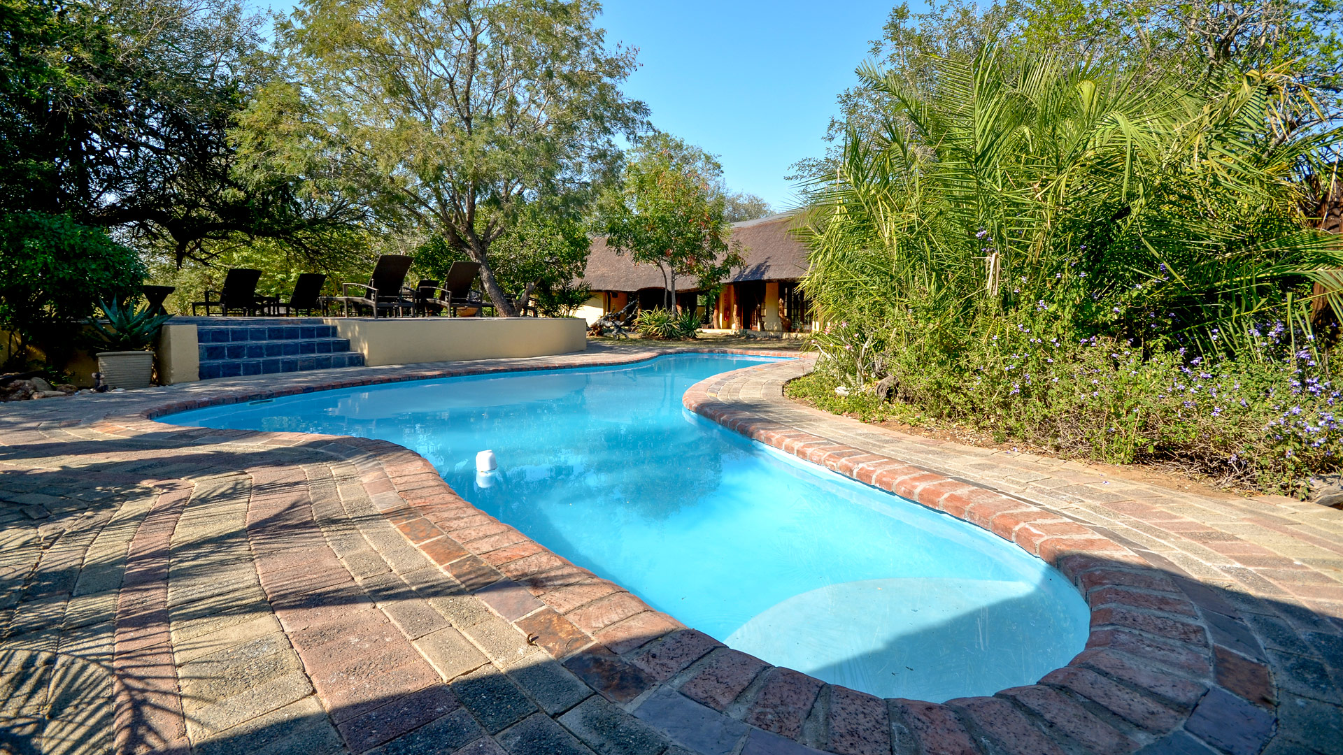 Kambaku Lodge