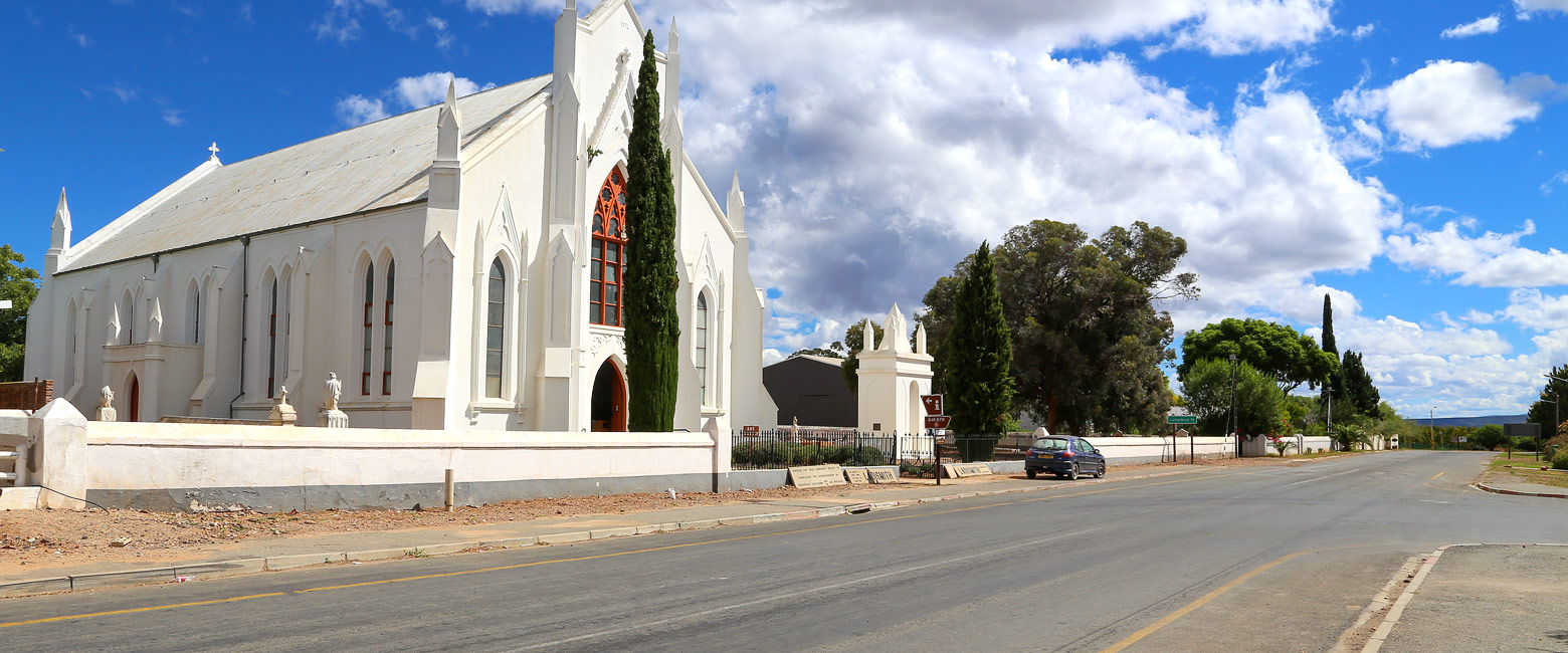 is a modest rural town, with some cool rural lodges