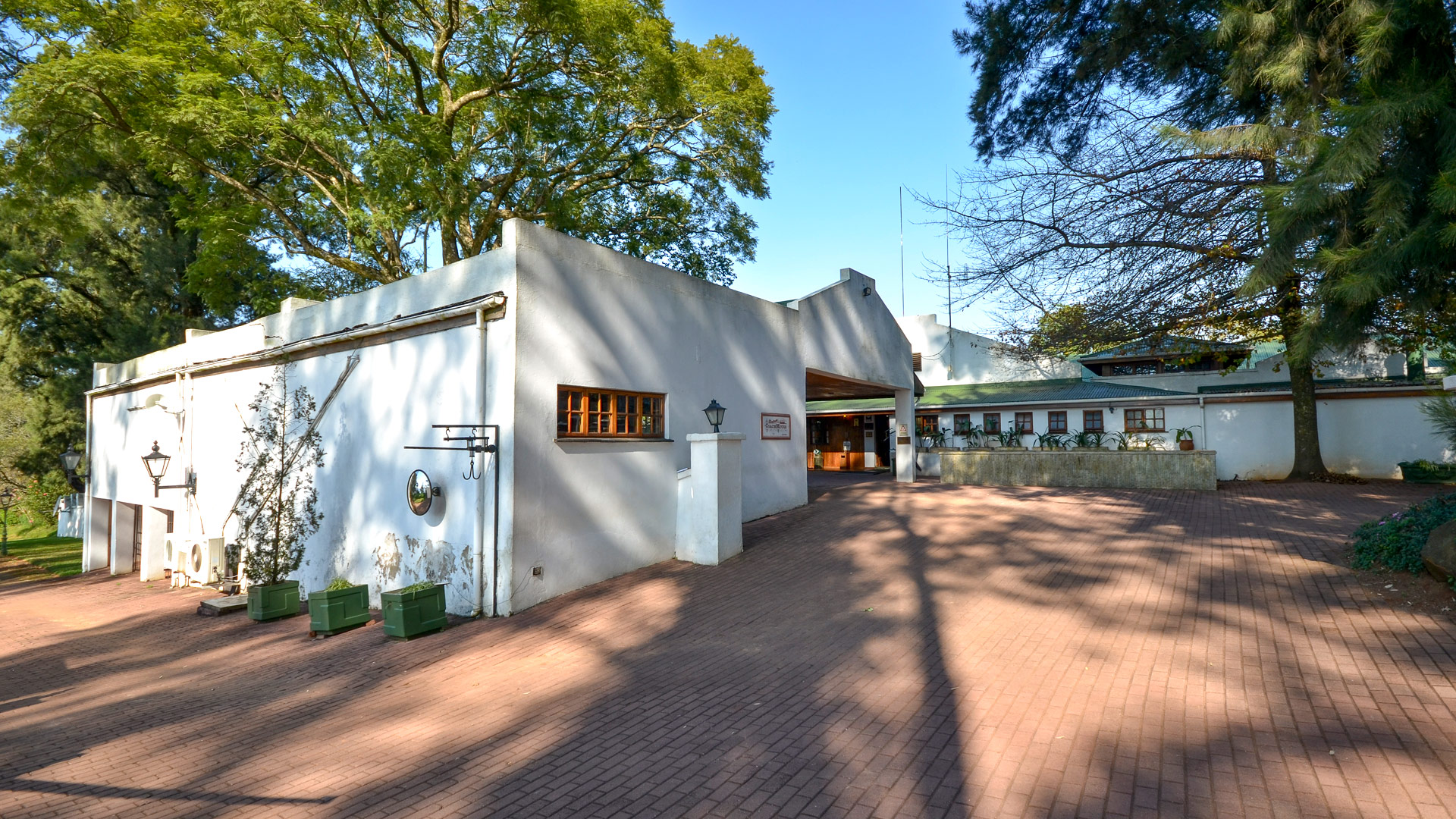 Coach House Hotel