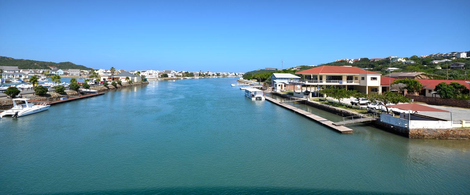 is a stretch of broad beaches east of Port Elizabeth 