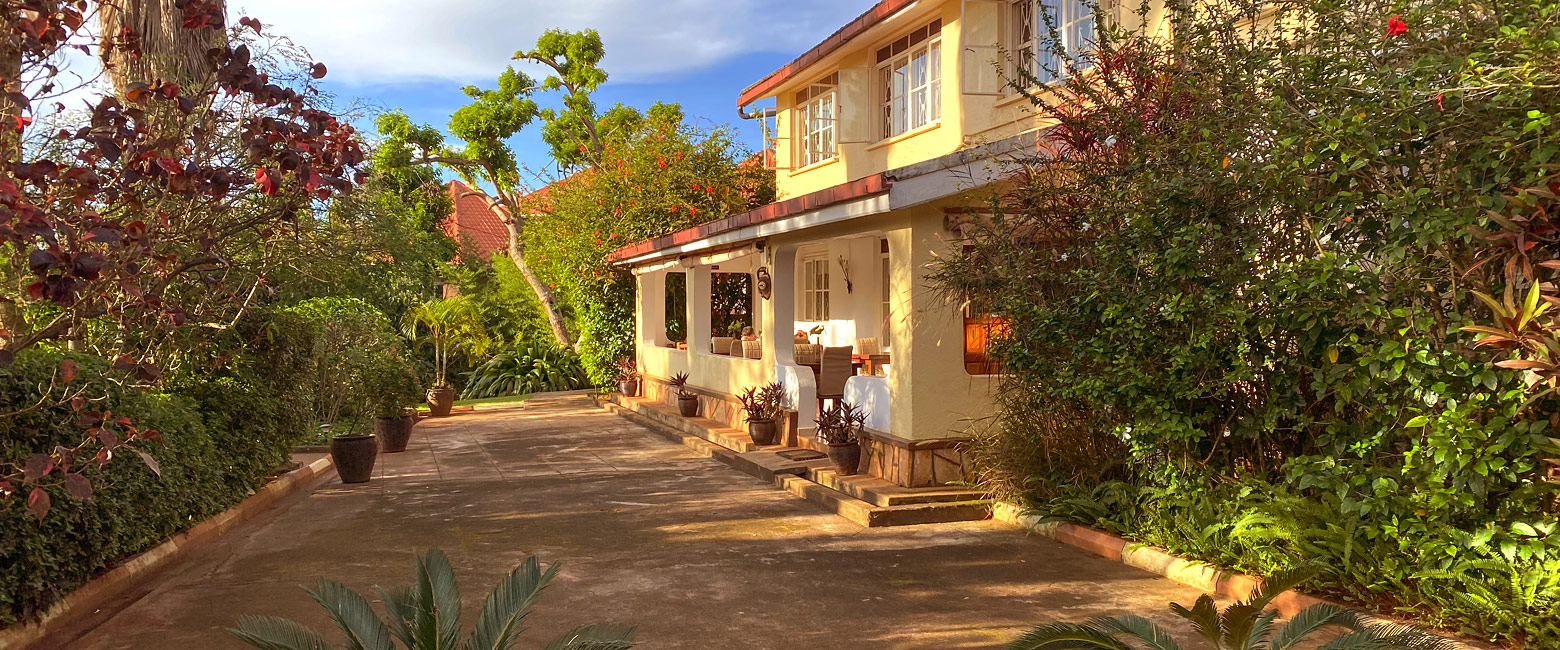 is the flight hub for Uganda, north of Lake Victoria 