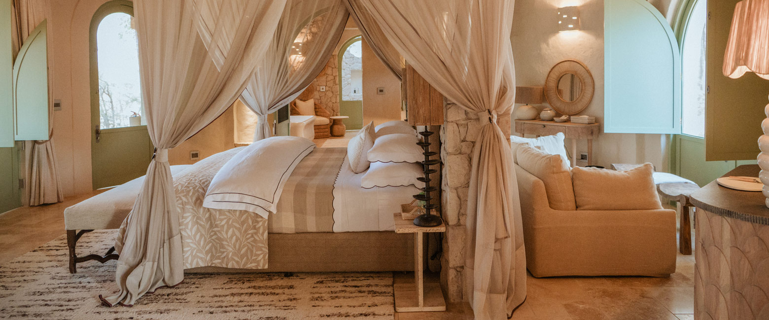 is a very high quality exclusive-use camp
&nbsp; in the Victoria Falls area 