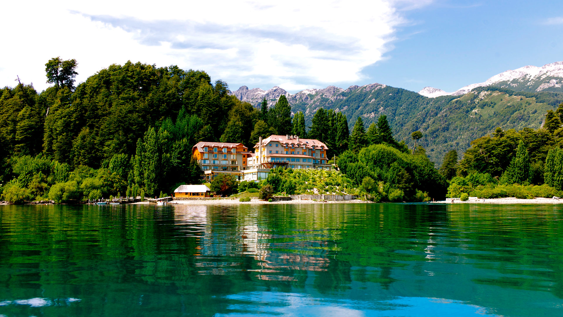 Correntoso Lake Hotel