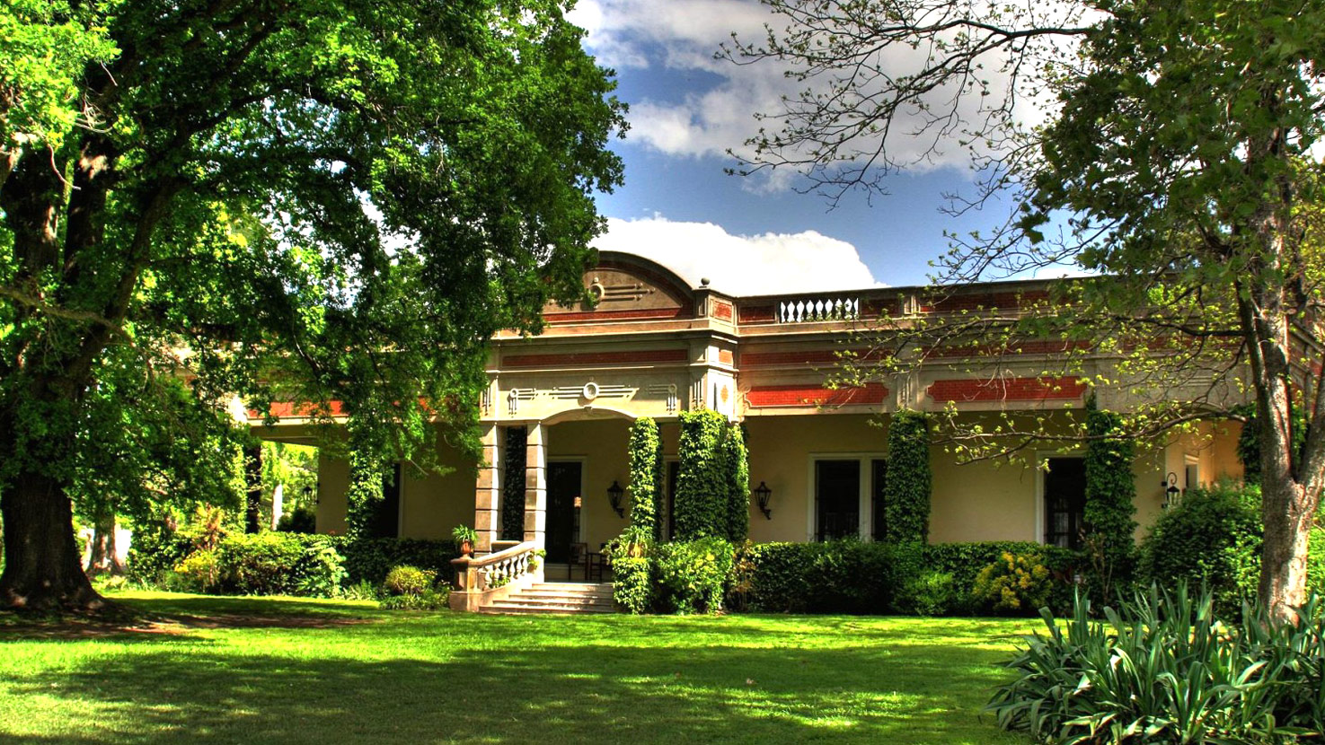Estancia El Ombu