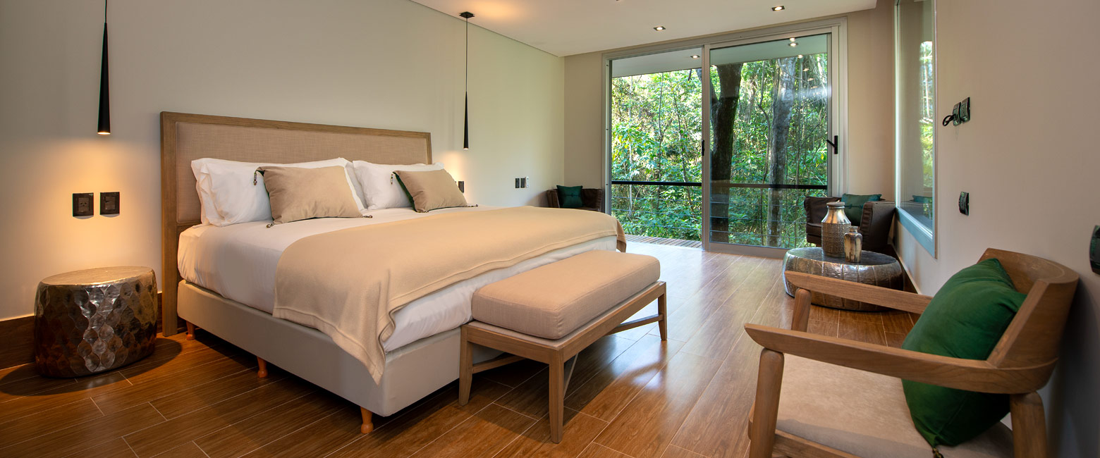 is a decent mid-priced lodge on the Argentina side of the famous falls