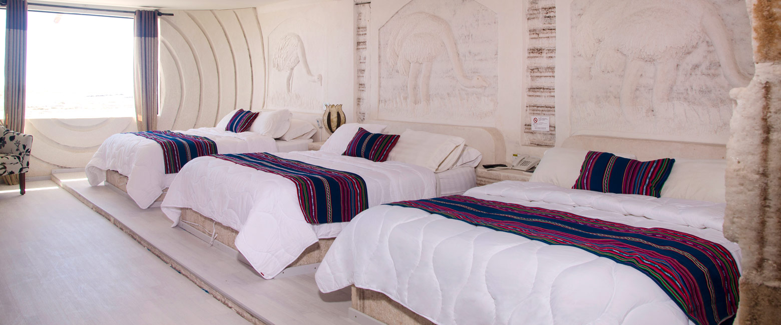 is a bland mid-range property east of Salar de Uyuni