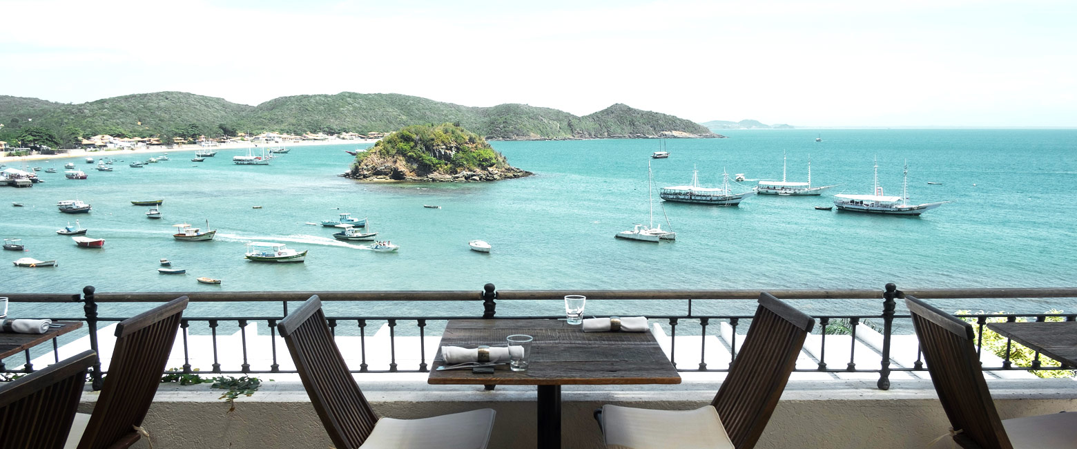 is an upmarket beach resort just north of Rio