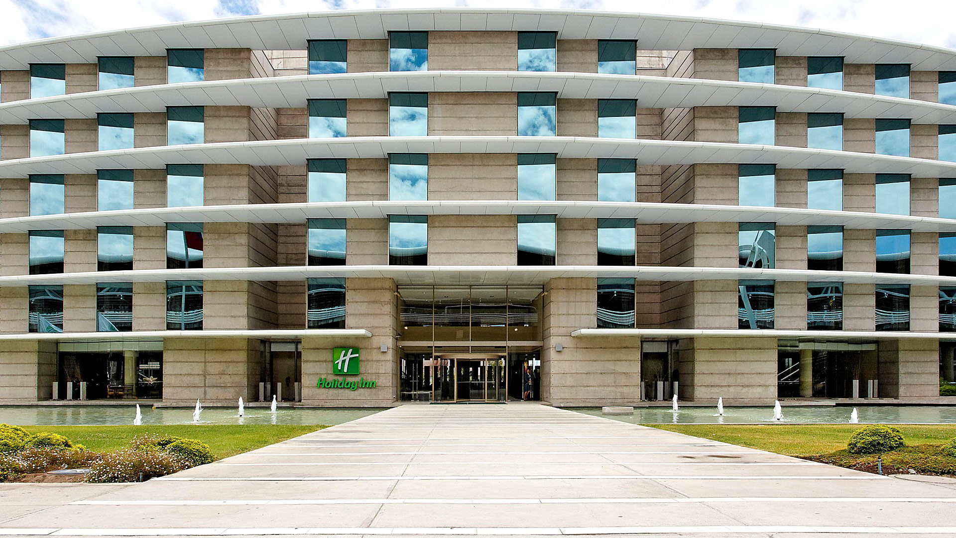 Holiday Inn Santiago Airport