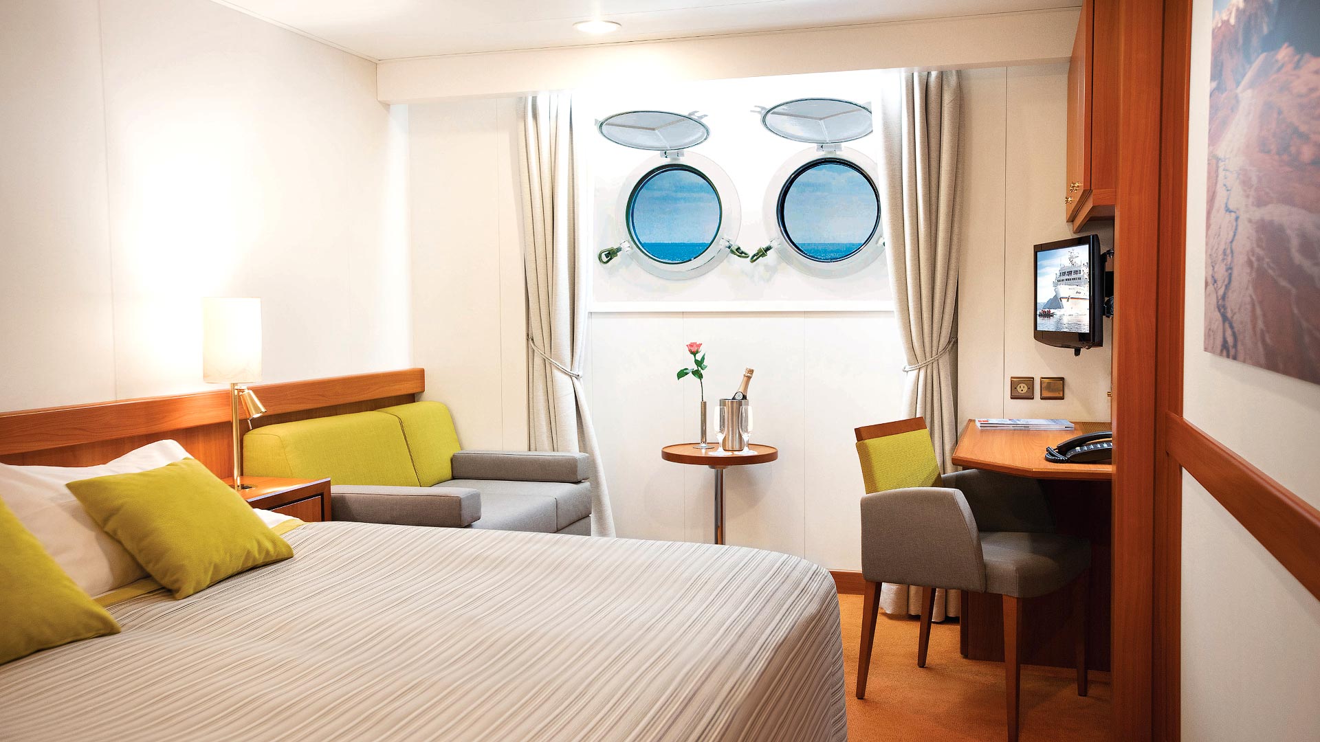 ... Porthole Staterooms ...