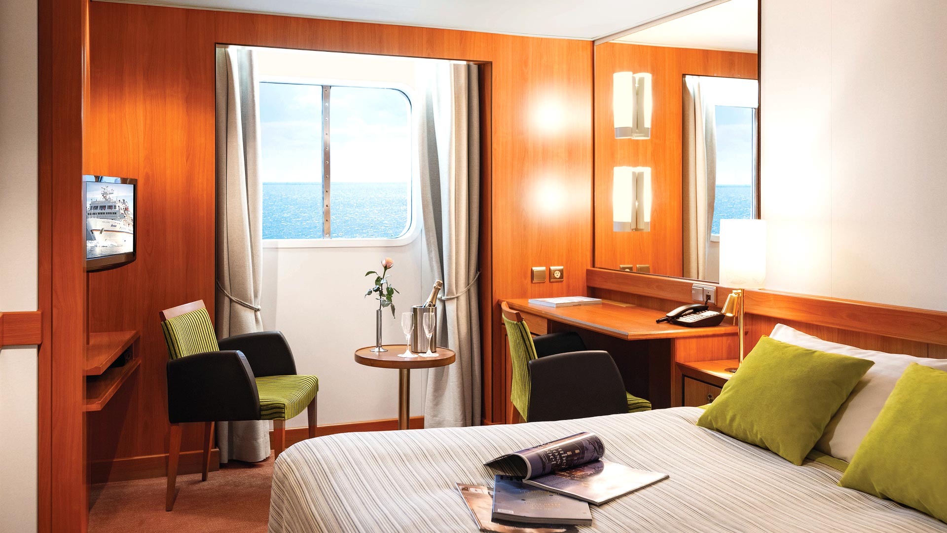 ... Window Staterooms ...