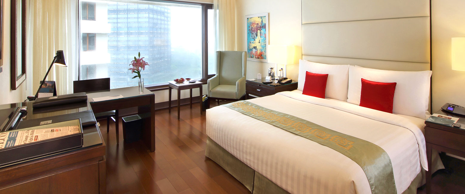 is a large upmarket hotel in the city of Mumbai